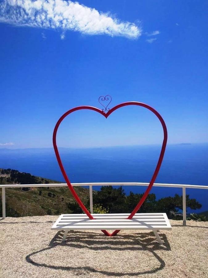 Royal King And Queen Apartment For Luxury Life Sarandë Exteriör bild