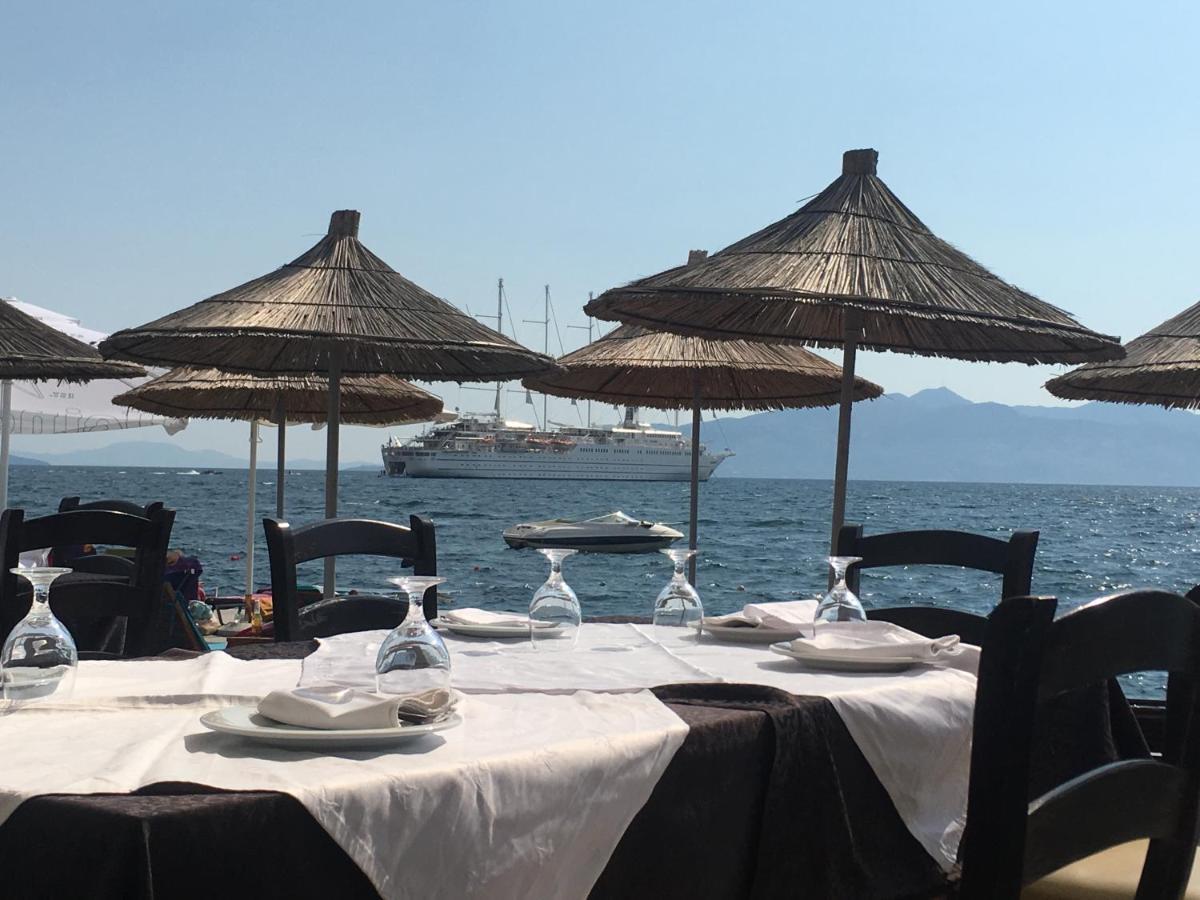 Royal King And Queen Apartment For Luxury Life Sarandë Exteriör bild