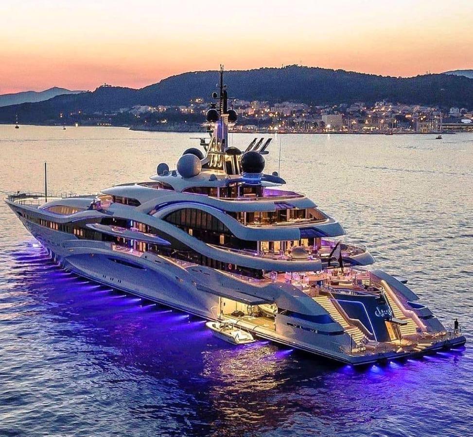 Royal King And Queen Apartment For Luxury Life Sarandë Exteriör bild